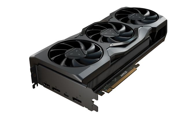 Radeon_RX_7900_XTX_Car_678x452